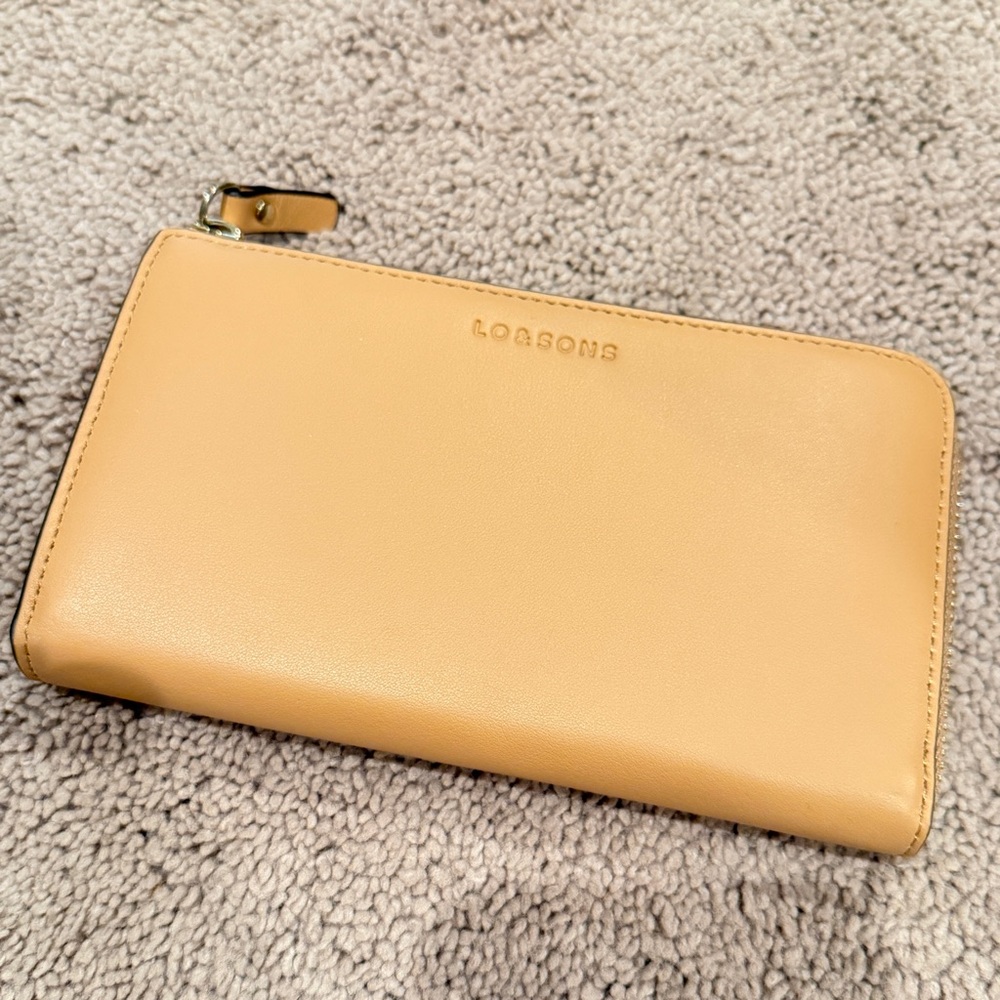 Lo & Sons Beige Leather Wallet NWOT